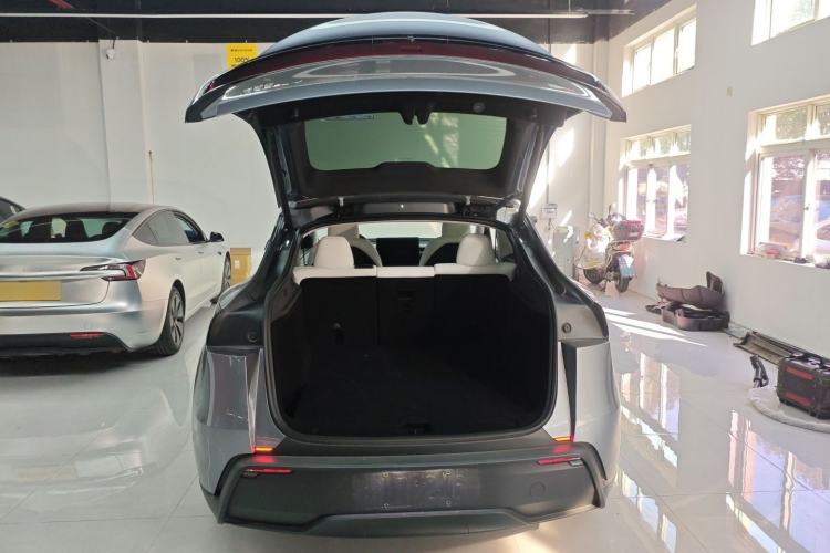 Used Tesla Model Y 2025 Rear-Wheel Drive First Edition