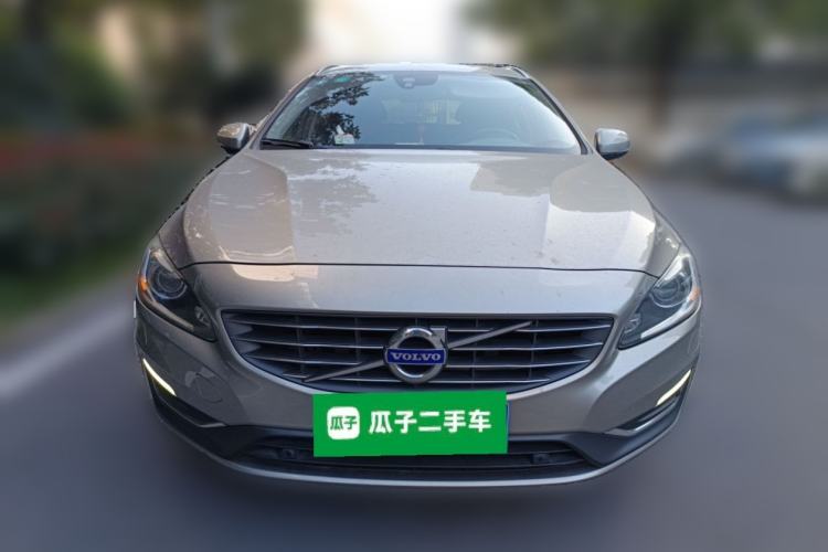 Used Volvo V60 2015 T5 Zhiyi Edition
