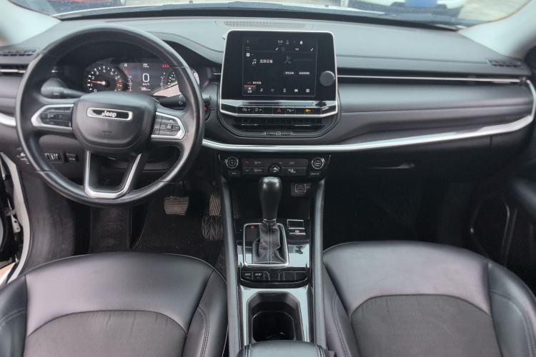 Used  Compass 2021 220T Automatic Leading Edition
