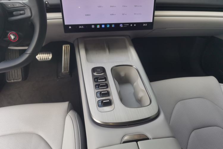 Used  SU7 2024 Four-Wheel Drive Ultra-Long Range Advanced Intelligent Driving Max Edition