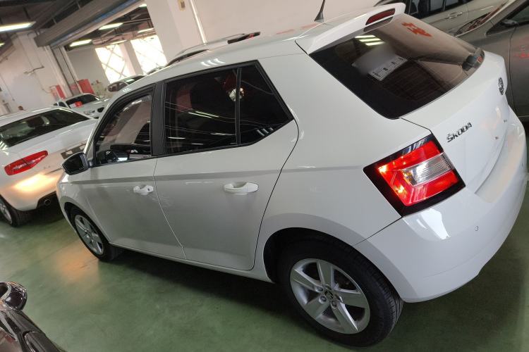 Used Skoda Fabia 2017 1.4L Automatic Car Enjoy Edition
