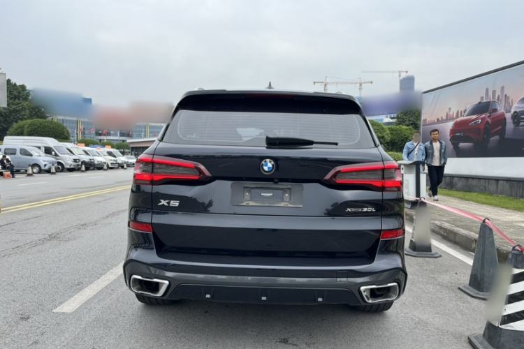 Used BMW X5 2022 Restyled xDrive 30Li Luxury Version M Sport Package
