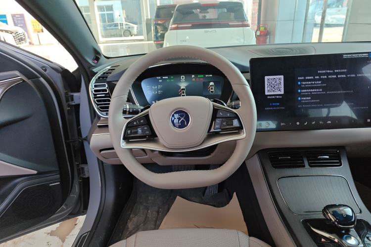 Used BYD Han 2025 EV with 701 km of Laser Radar-Enabled Intelligent Driving
