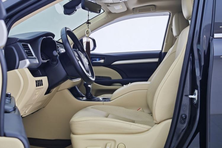 Used Toyota Highlander 2018 2.0T Four-Wheel Drive Luxury Edition 7 Seats China V Emission Standard
