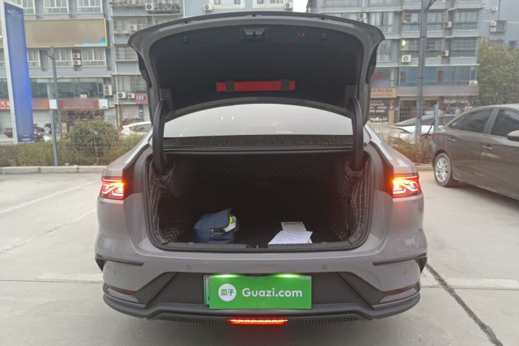 Used BYD Han 2025 EV with 701 km of Laser Radar-Enabled Intelligent Driving
