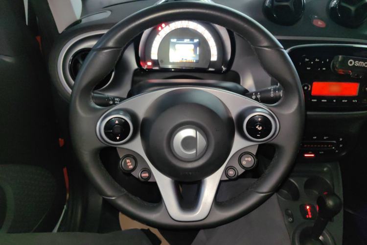 Used  fortwo 2015 1.0L 52 kW Hardtop Passion Edition
