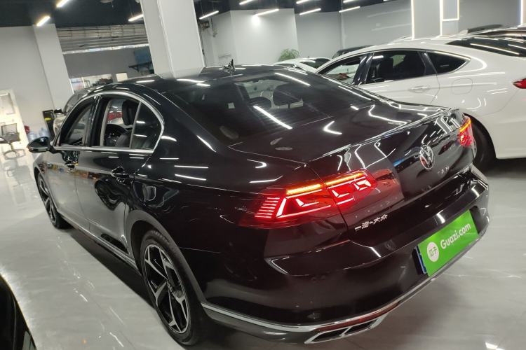 Used Volkswagen Magotan 2023 2 Million Units Limited Edition 330TSI DSG Leading Version
