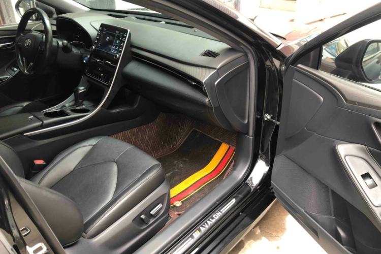 Used Toyota Avalon 2019 Dual-Engine 2.5L Luxury Edition China VI Standard