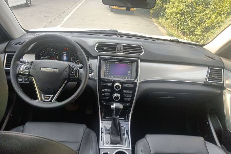 Used Haval H2 2017 Red-Label 1.5T Automatic Two-Wheel Drive Luxury Model
