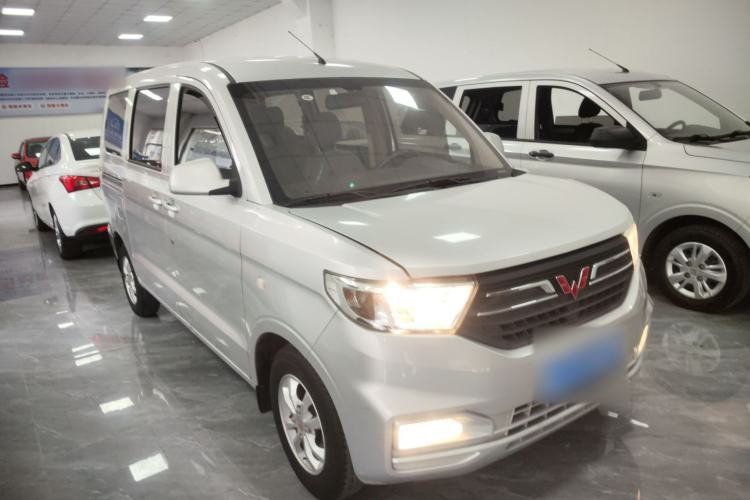 Used Wuling Hongguang V 2019 1.5L Enjoyment Version China VI LAR