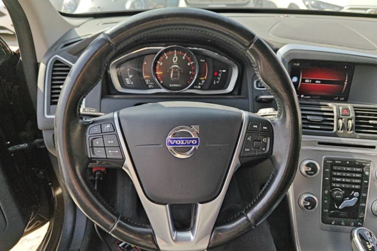 Used Volvo XC60 2017 T5 AWD Smart Upgrade Edition
