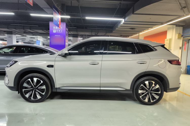 Used BYD Song PLUS New Energy 2025 EV 520km Premium Version
