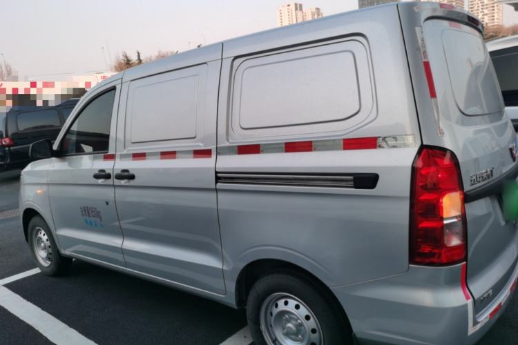 Used Wuling Hongguang V 2021 1.5L Jingqu Edition Enclosed-Window Vehicle LAR
