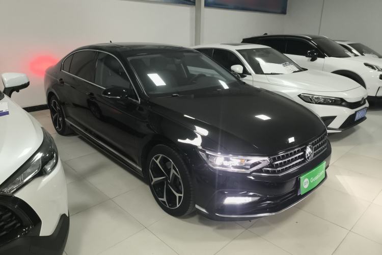 Used Volkswagen Magotan 2023 2 Million Units Limited Edition 330TSI DSG Leading Version
