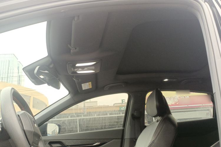 Used Changan UNI-V 2022 1.5T Smart Navigation Version
