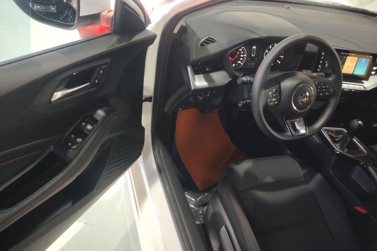 Used MG 5 2023 180 DVVT Manual Fashion Edition
