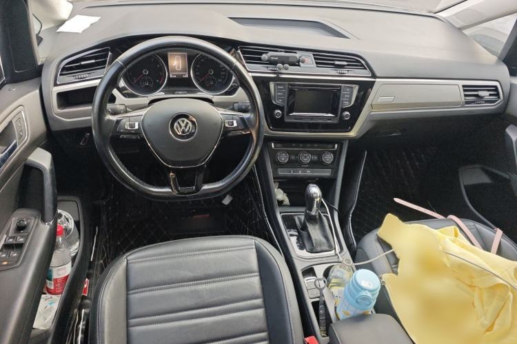 Used Volkswagen Touran 2016 Volkswagen Touran L 280TSI DSG Comfort Edition
