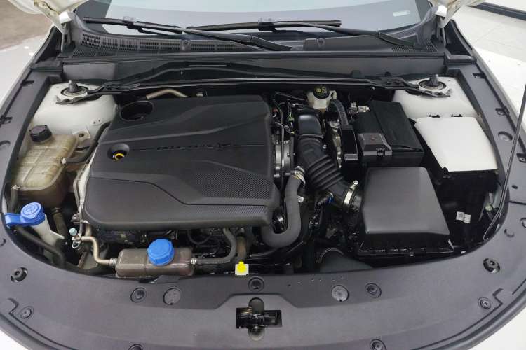 Used Changan UNI-V 2022 1.5T Prestige Version
