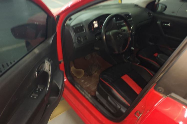 Used Volkswagen Polo 2014 1.6L Automatic Comfort Edition
