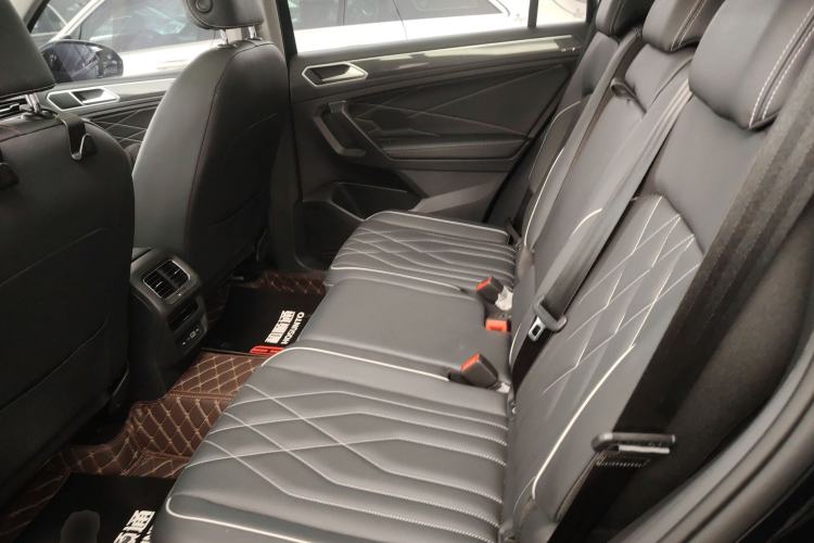 Used Volkswagen Tiguan L 2023 330TSI Automatic Two-Wheel Drive R-Line Enjoyment Edition
