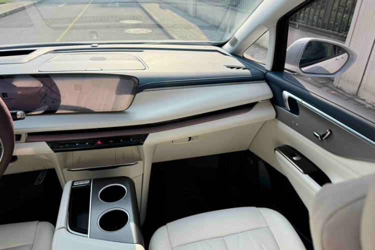 Used Buick GL8 New Energy 2024 Lu Zun Luxury Edition 7-Seater
