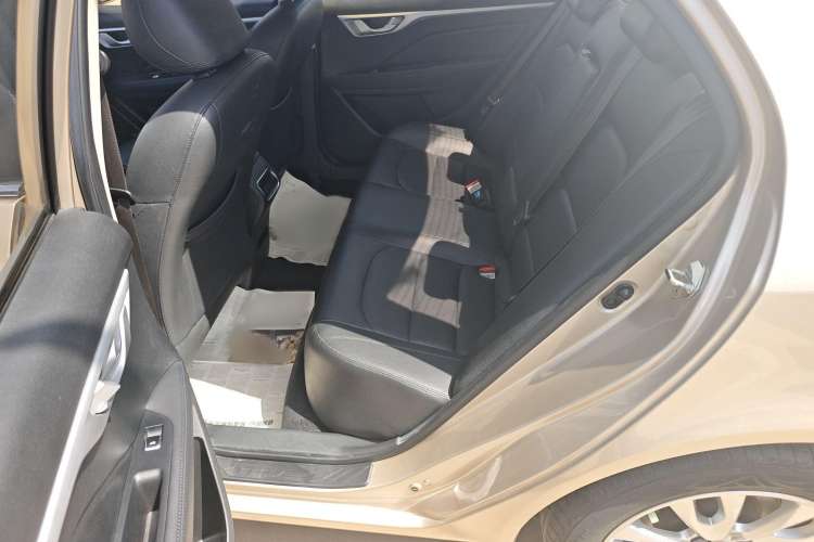 Used Geely Auto Vision 2019 Upgraded Model 1.5L Manual Luxury Version China VI Standard
