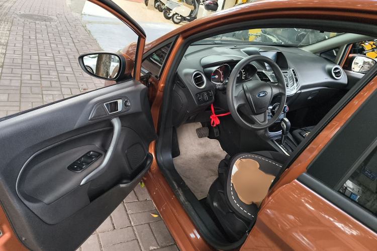 Used Ford Fiesta 2013 Hatchback 1.5L Automatic Fashion Edition
