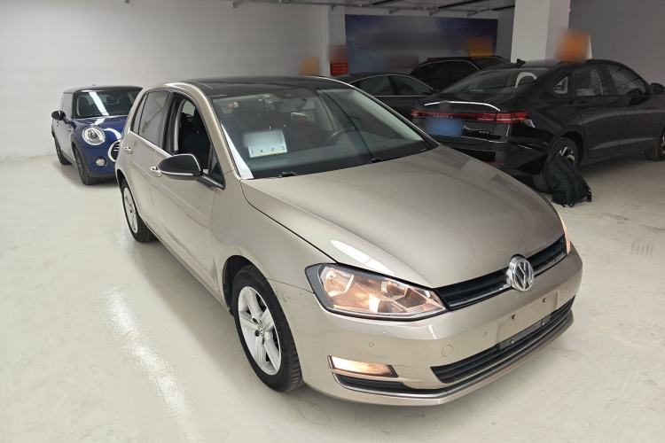 Used Volkswagen Golf 2017 1.6L Automatic Comfort Million-Vehicle Anniversary Edition
