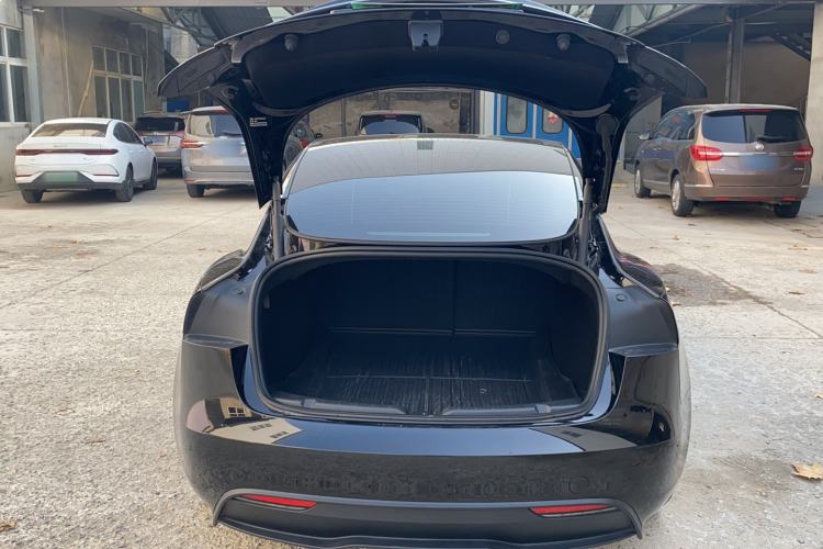 Used Tesla Model 3 2025 Rear-Wheel-Drive Version