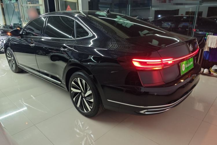 Used Volkswagen Passat 2025 Outstanding Model 380TSI Dragon Glory Edition
