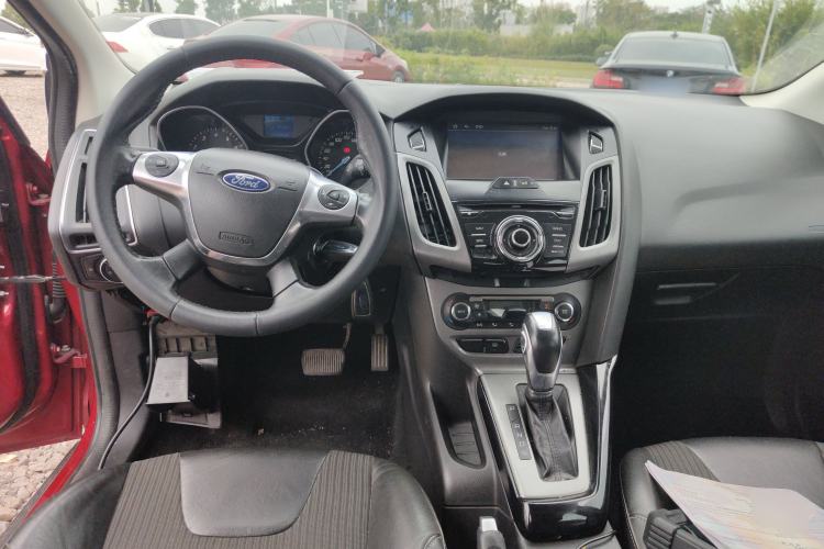 Used Ford Focus 2012 Sedan 1.6L Automatic Fashion Edition
