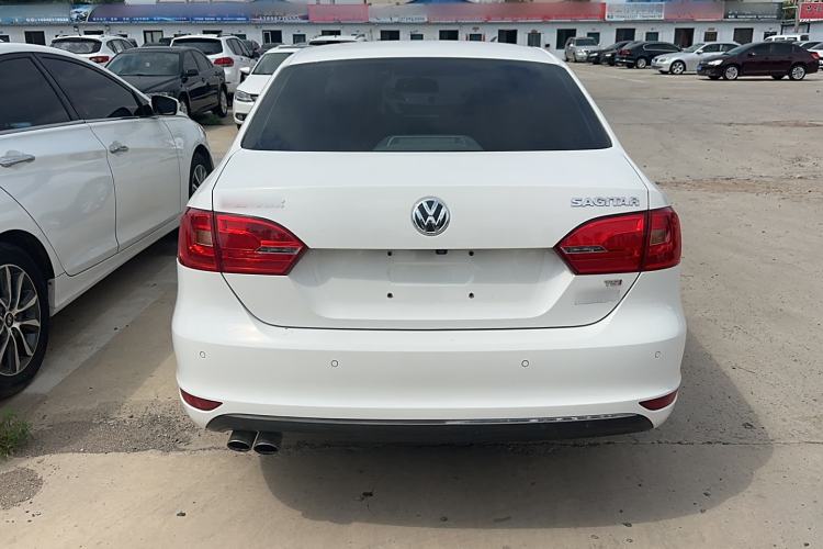 Used Volkswagen Sagitar 2014 Revised Version 1.4TSI Automatic Luxury Edition
