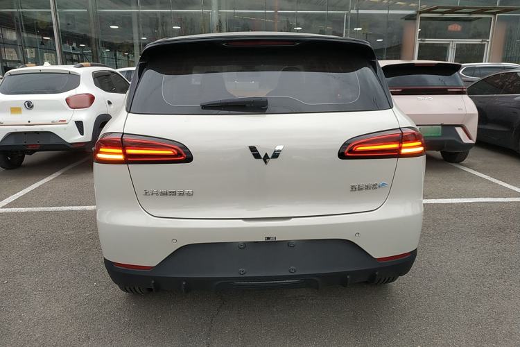 Used Wuling Bingo PLUS 2024 330 km Range Five-Seater Version
