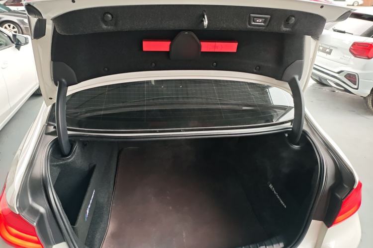 Used BMW 5 Series 2019 525Li Luxury Package
