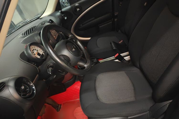 Used  Countryman 2011 1.6L ONE
