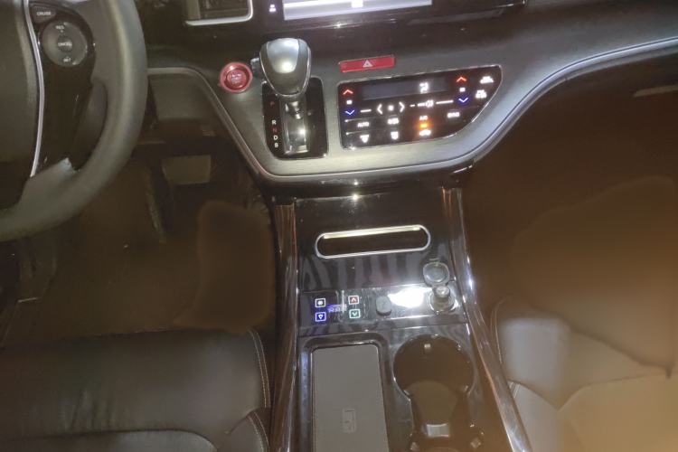 Used Honda Elysion 2016 2.4L Style Edition
