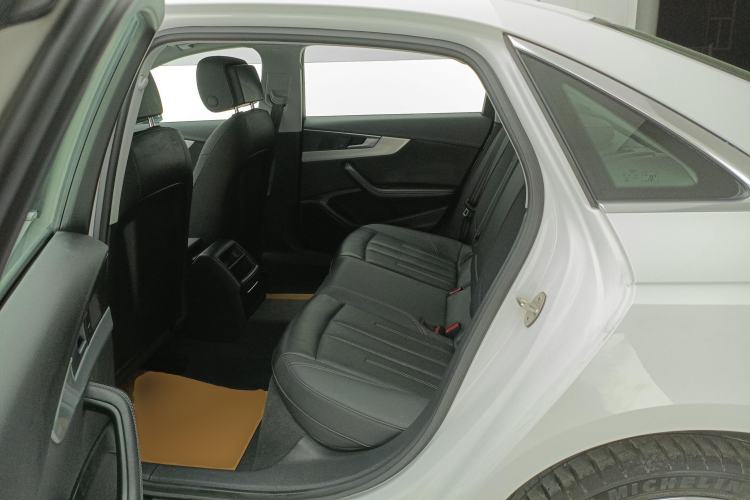 Used Audi A4L 2020 40 TFSI Fashionable and Elegant Model
