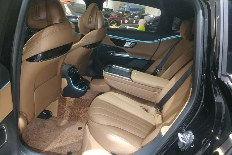 Used Mercedes-Benz E-Class 2025-Year Facelift E 260 L
