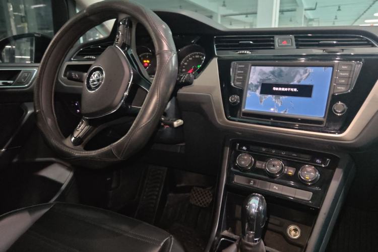 Used Volkswagen Touran 2018 Volkswagen Touran L 280TSI DSG Comfort Edition 7 Seats China VI Standard