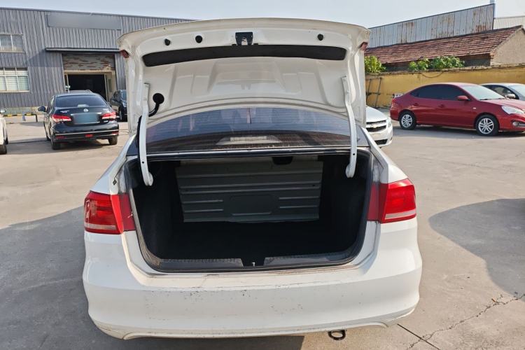 Used Volkswagen Santana 2015 1.6L Automatic Fashion Edition
