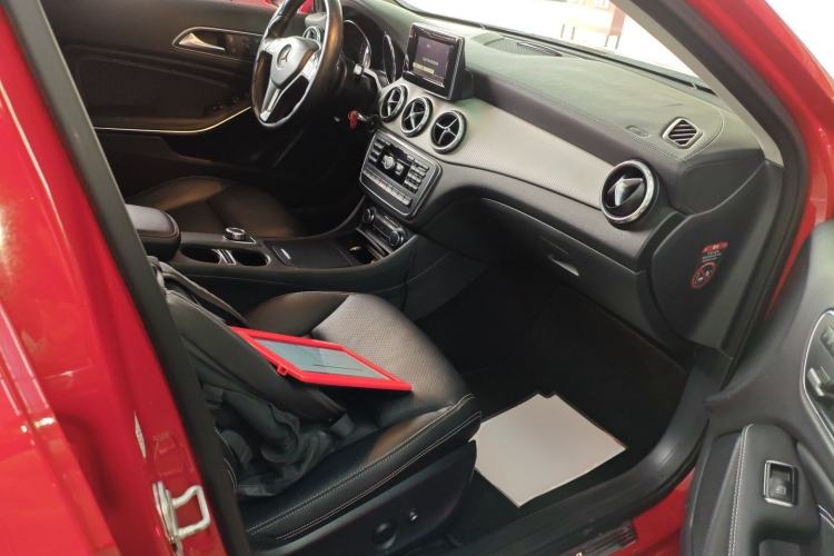 Used Mercedes-Benz GLA 2015 GLA 220 4MATIC Luxury Model