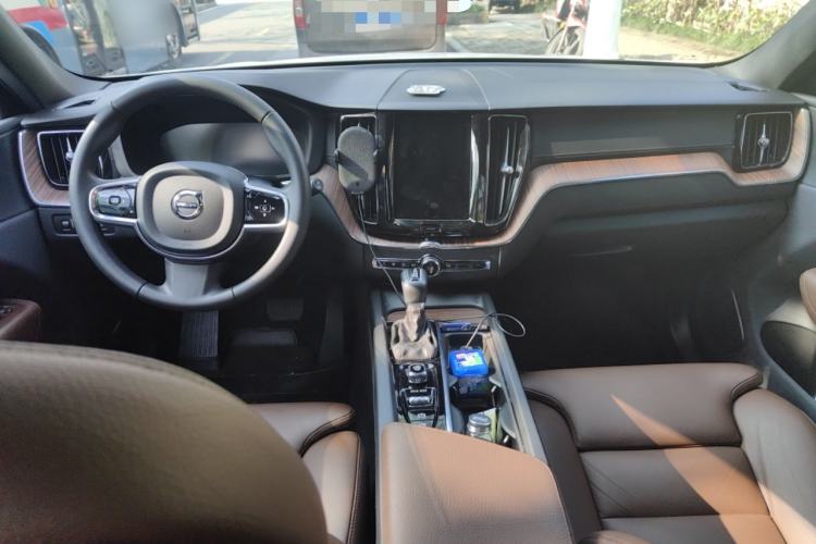 Used Volvo XC60 2021 T5 4x4 Smart Luxury Edition