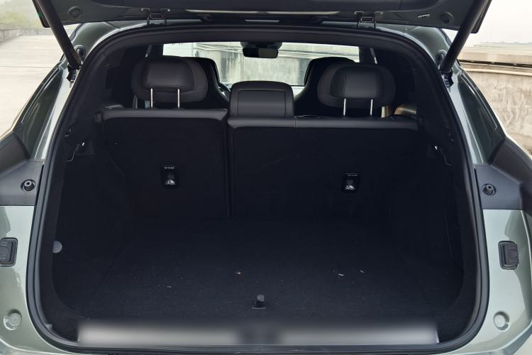 Used Lynk & Co 08 EM-P 2023 220km All-Wheel-Drive Performance Halo
