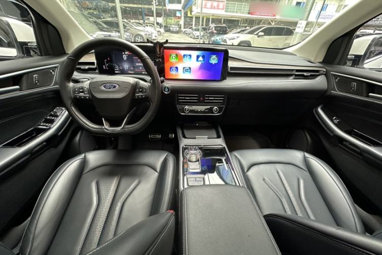 Used Ford Edge 2021 PLUS EcoBoost 245 Two-Wheel-Drive Titanium 7-Seater
