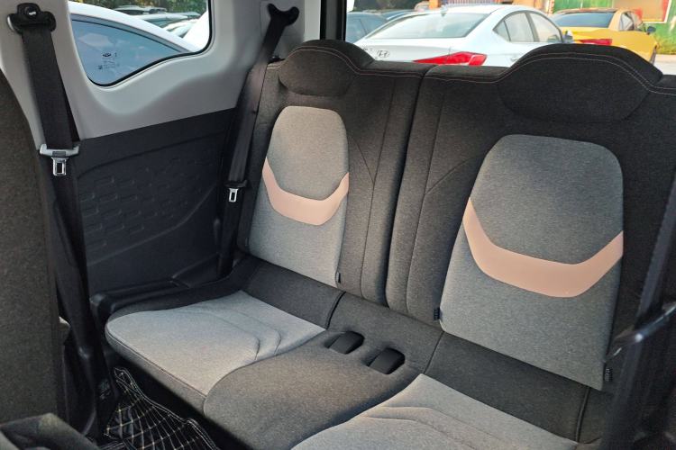 Used Chery QQ Ice Cream 2022 170km Sundae Phosphate Lithium-Ion
