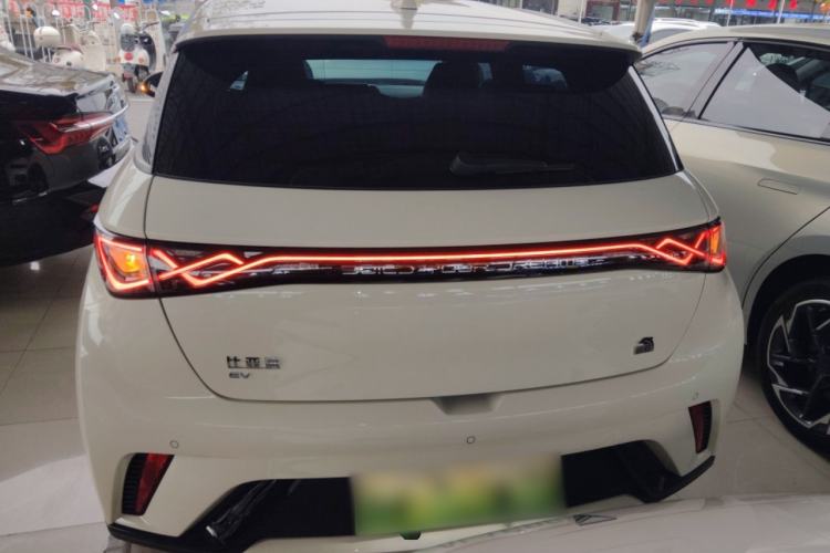 Used BYD Dolphin 2023 420 km Free Version
