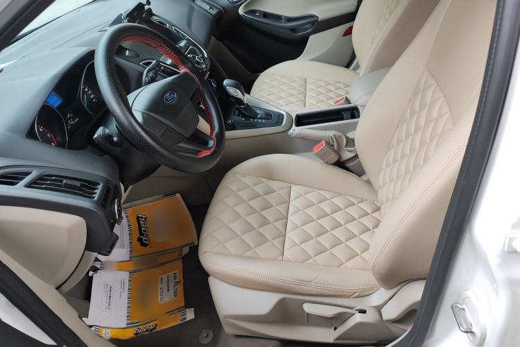 Used Ford Focus 2015 Sedan 1.6L Automatic Comfort Model
