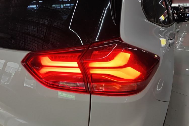 Used Chevrolet Trax 2019 Redline 335T CVT Trendy Version China VI Standard
