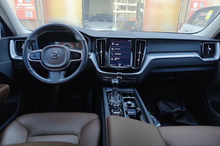 Used Volvo XC60 2018 T5 4x4 Smart Edition
