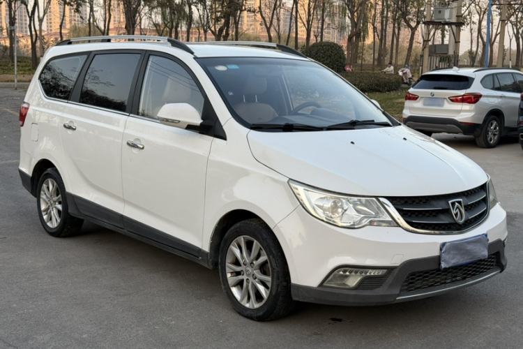 Used Baojun 730 2014 1.5L manual Comfort version 7 seats
